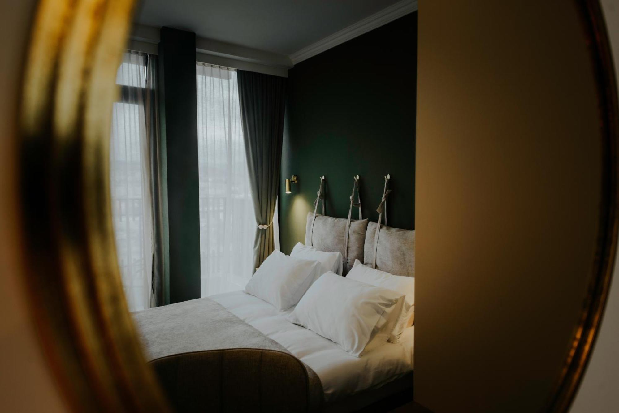 Pool House Hotel Тбилиси Екстериор снимка