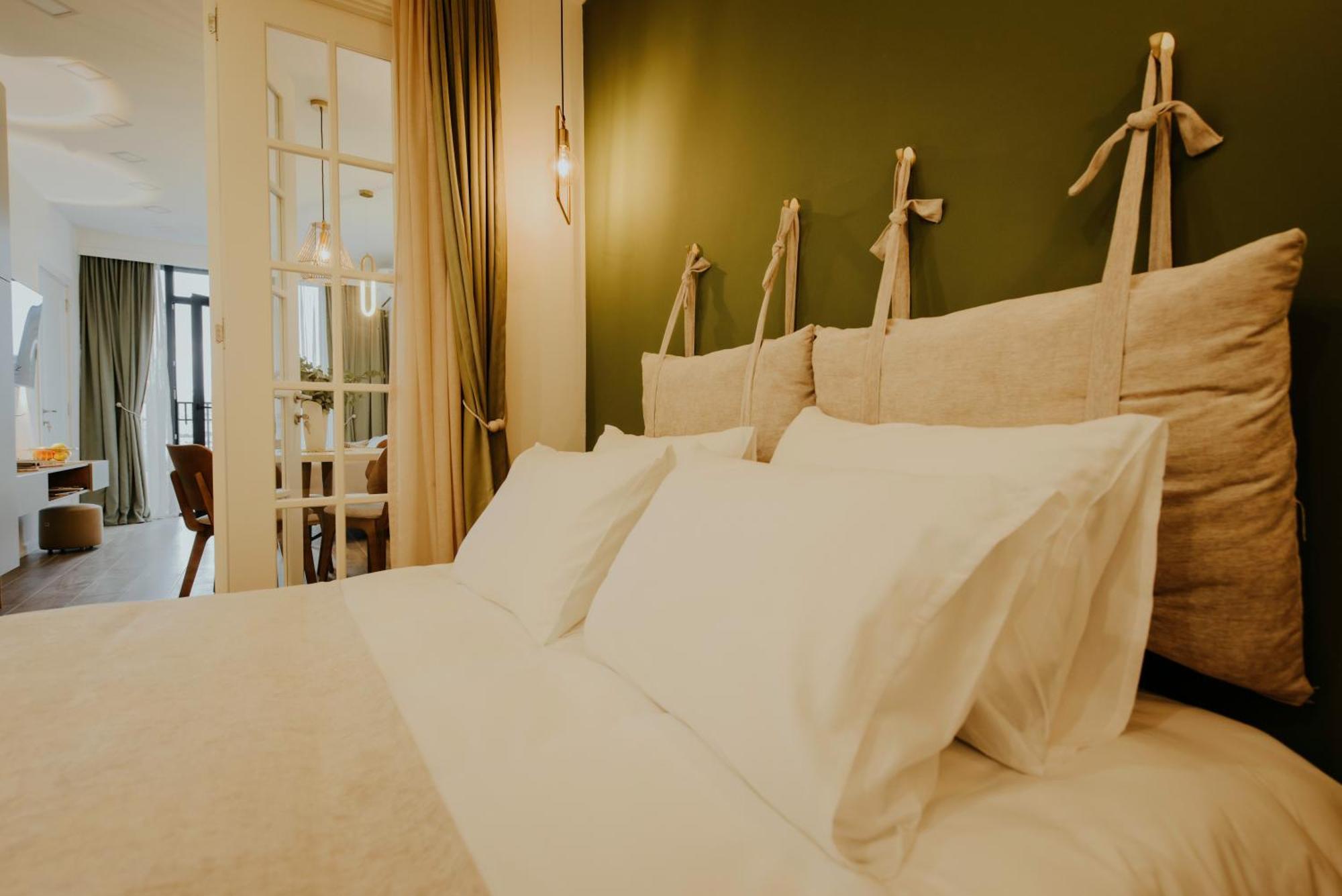 Pool House Hotel Тбилиси Екстериор снимка
